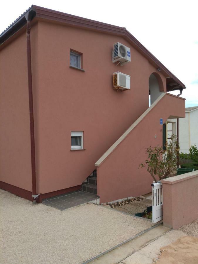 Tomek Apartment Vir Exterior foto